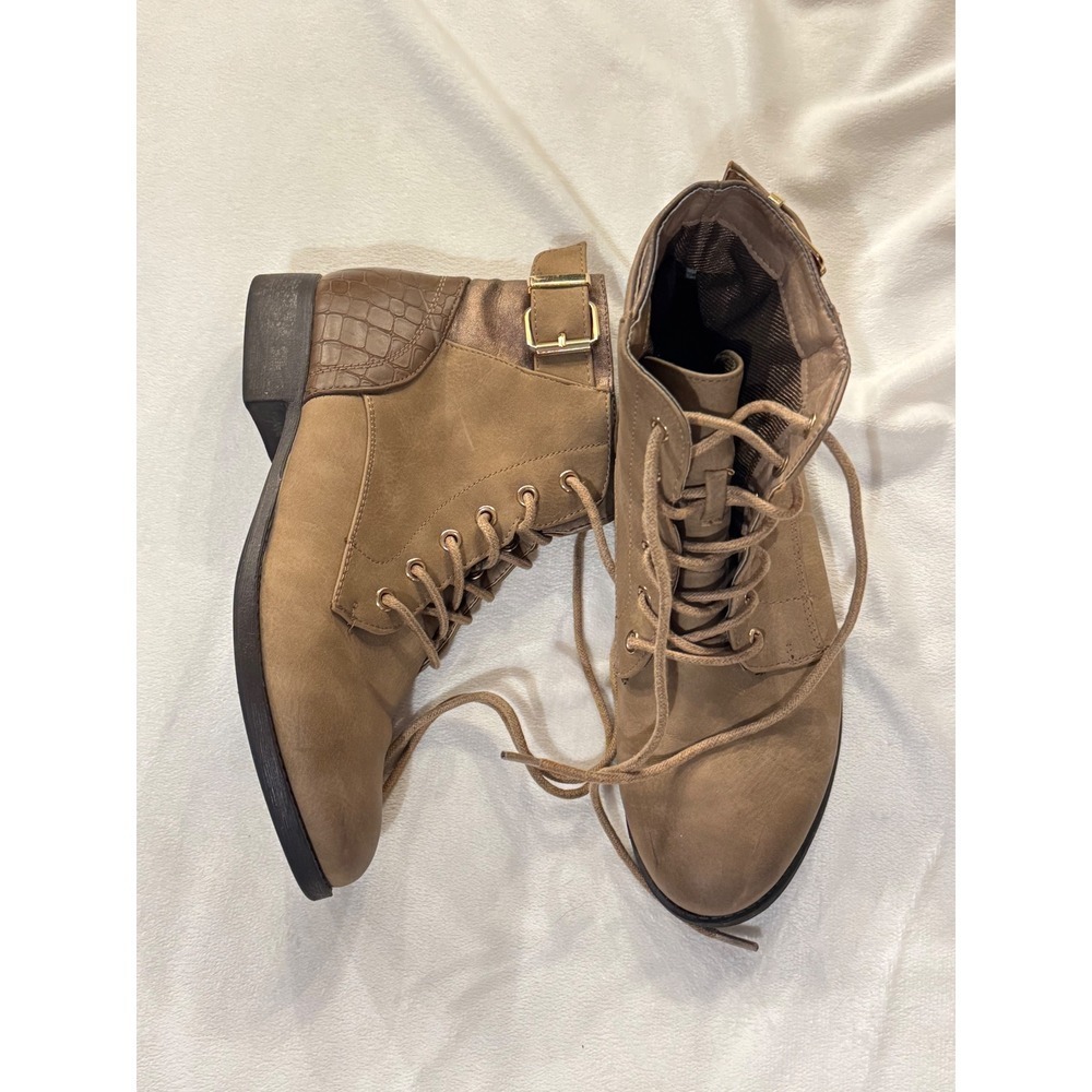 Atmosphere‎ Tan Brown Mixed Media Croc Lace Up Combat Ankle Boots Womens 9